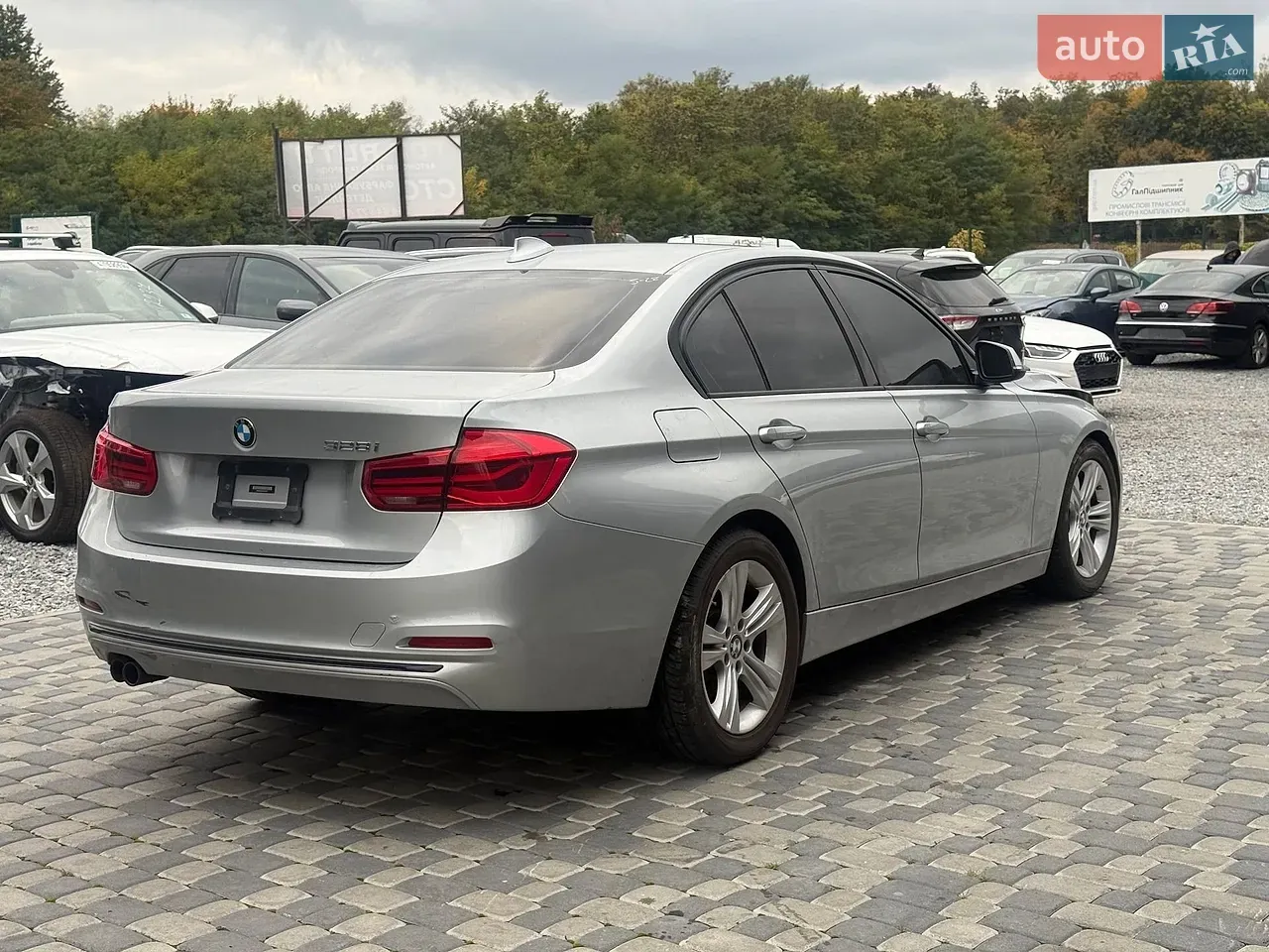 BMW 3 Series 2016 photo 3
