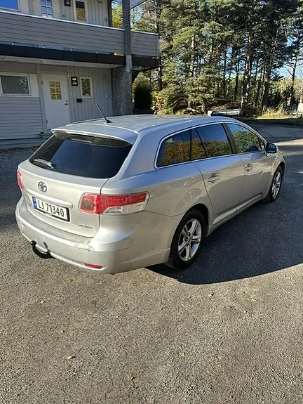 Toyota Avensis 2010 photo 3