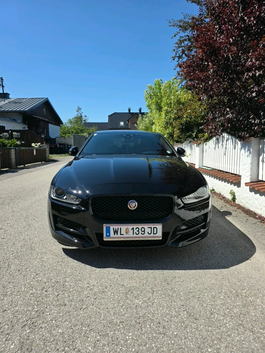 Jaguar Xe