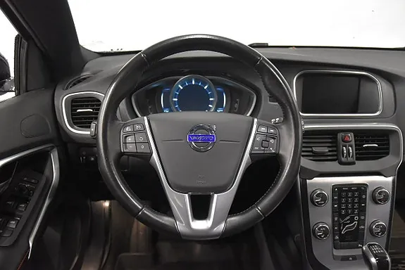 Volvo V40 Cross Country 2016 photo 2