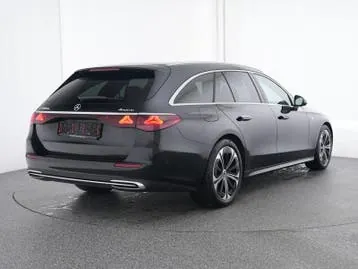 Mercedes-Benz E-Class 2025 photo 2