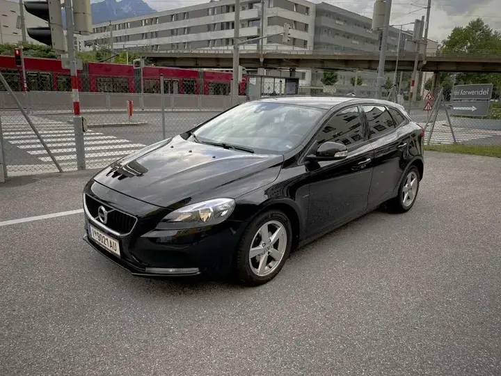 Volvo V40 2017 photo 2