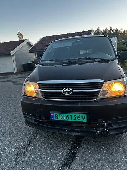 Toyota Hiace 2009 photo 2