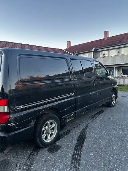 Toyota Hiace 2009 photo 3