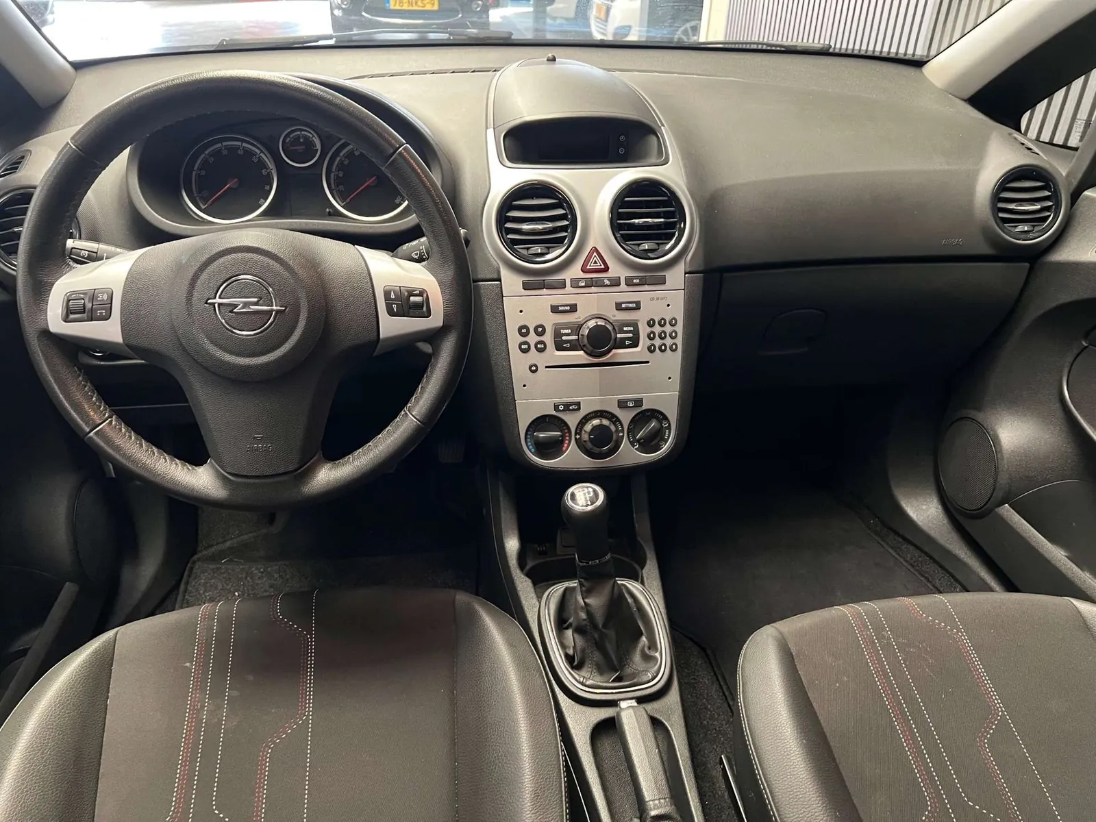 Opel Corsa 2013 photo 3