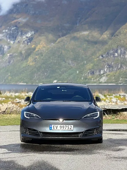 Tesla Model S 2020 photo 3