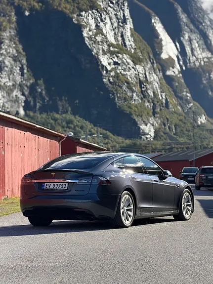 Tesla Model S 2020 photo 4