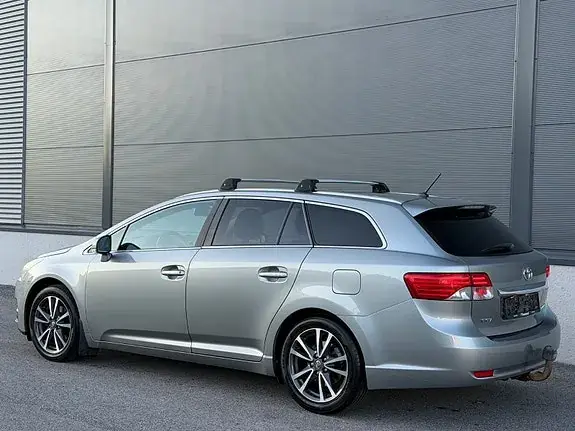 Toyota Avensis 2013 photo 5