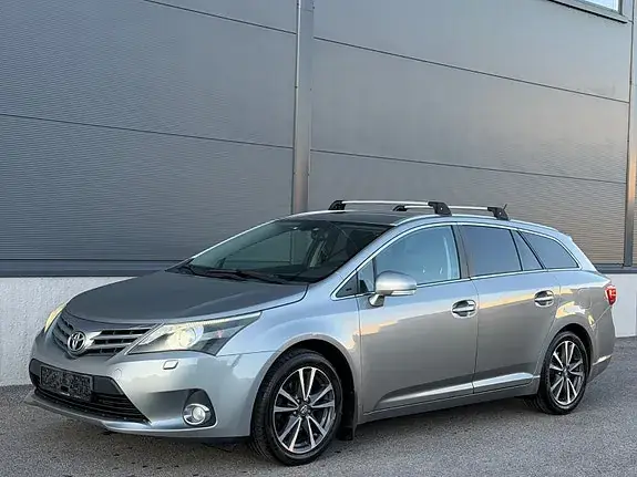 Toyota Avensis 2013 photo 4