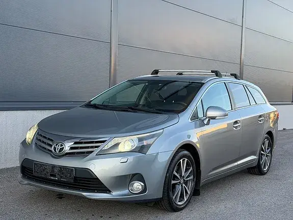 Toyota Avensis 2013 photo 3