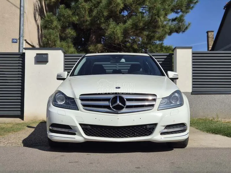 Mercedes-Benz C 200 2012 photo 2