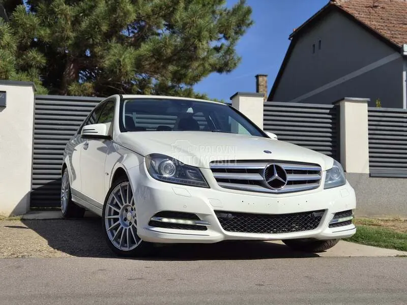 Mercedes-Benz C 200 2012 photo 4