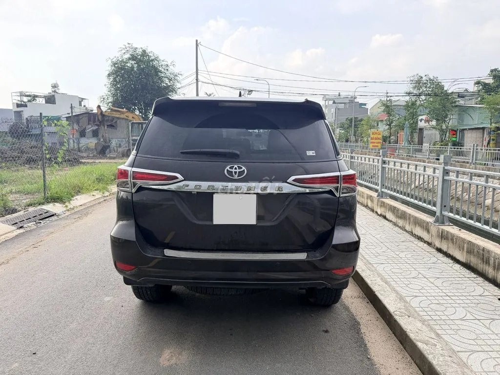Toyota Fortuner 2018 photo 2
