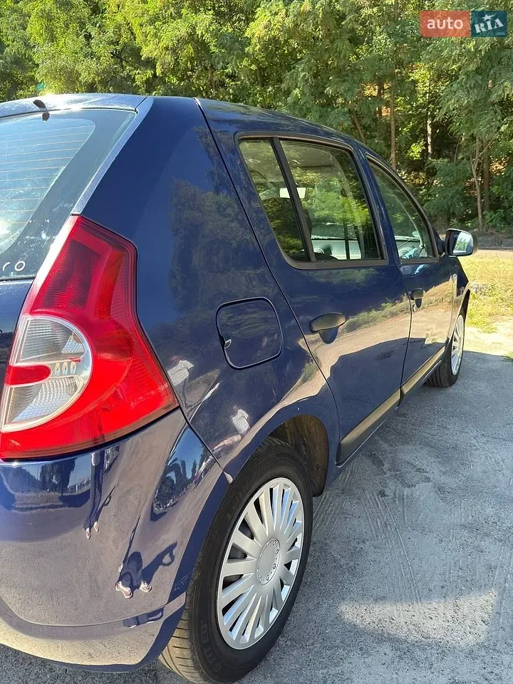 Dacia Sandero 2009 photo 3
