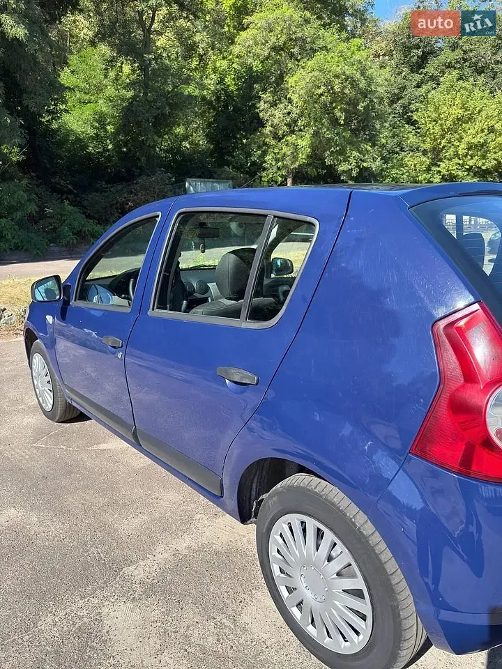 Dacia Sandero 2009 photo 2