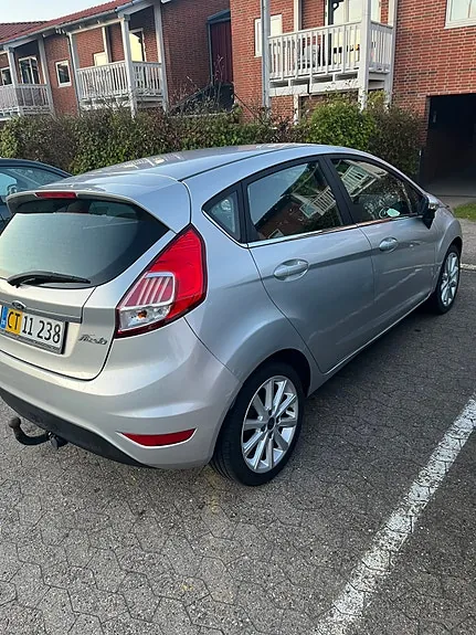 Ford Fiesta 2016 photo 2