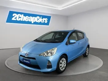 Toyota Aqua 2012 photo 2