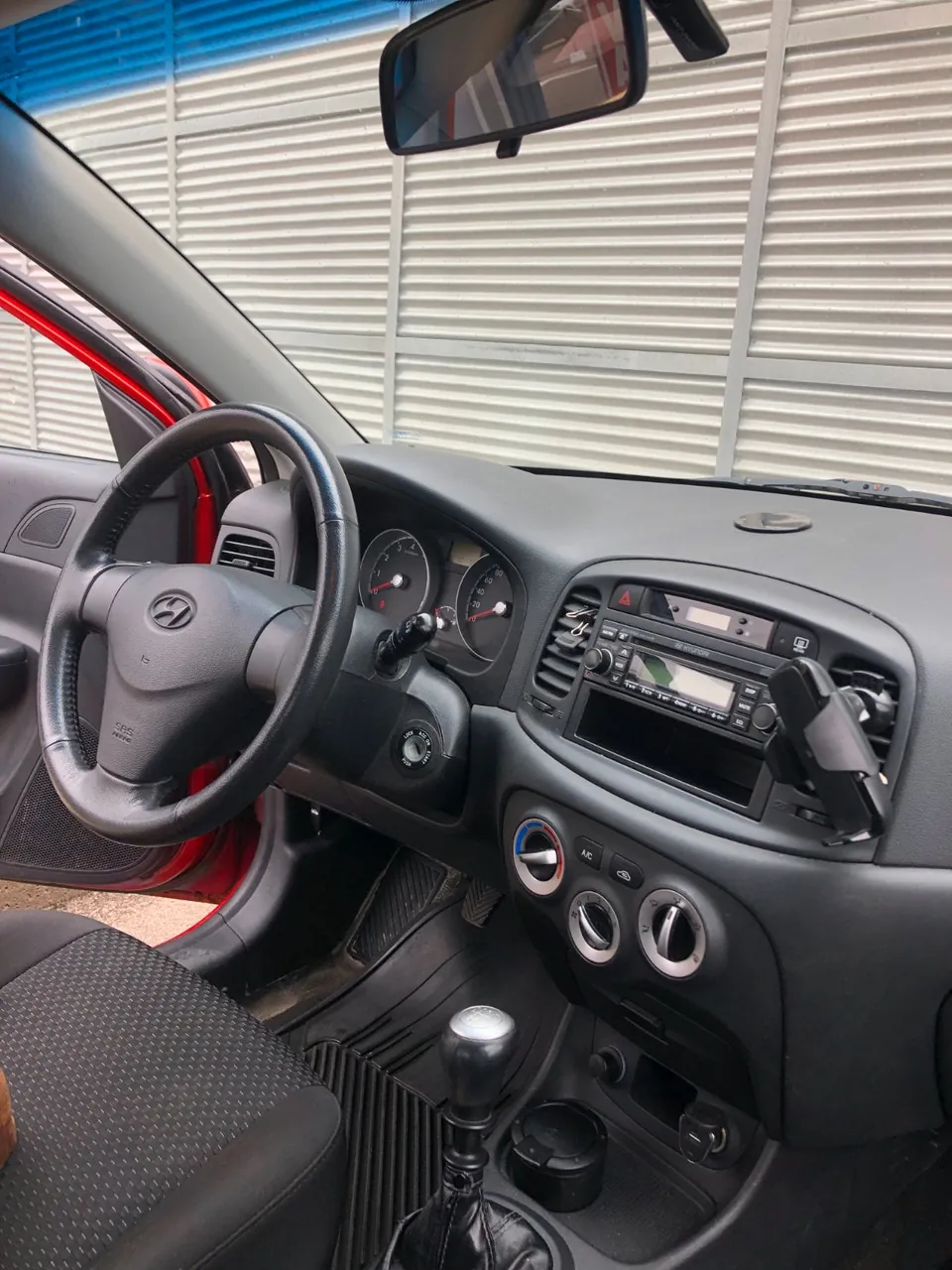 Hyundai Accent 2010 photo 3