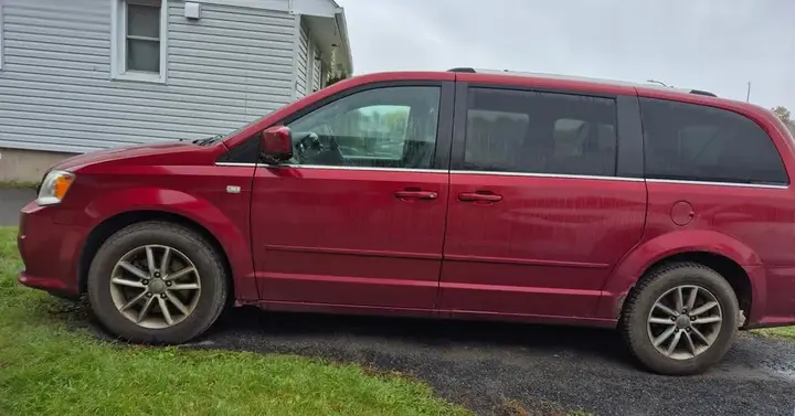 Dodge Grand Caravan 2014 photo 2