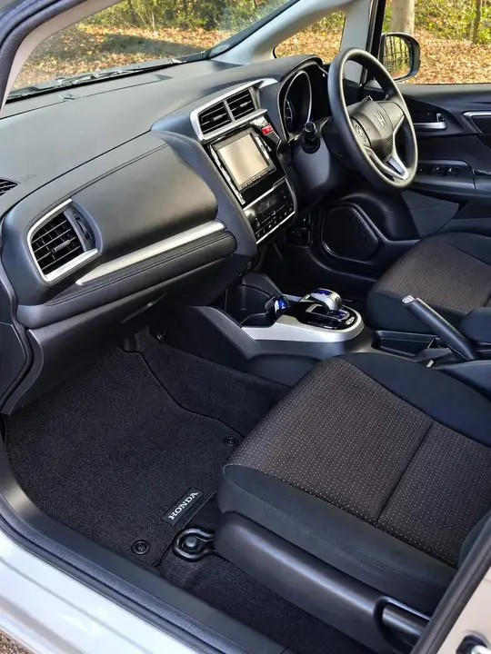 Honda Jazz 2015 photo 2