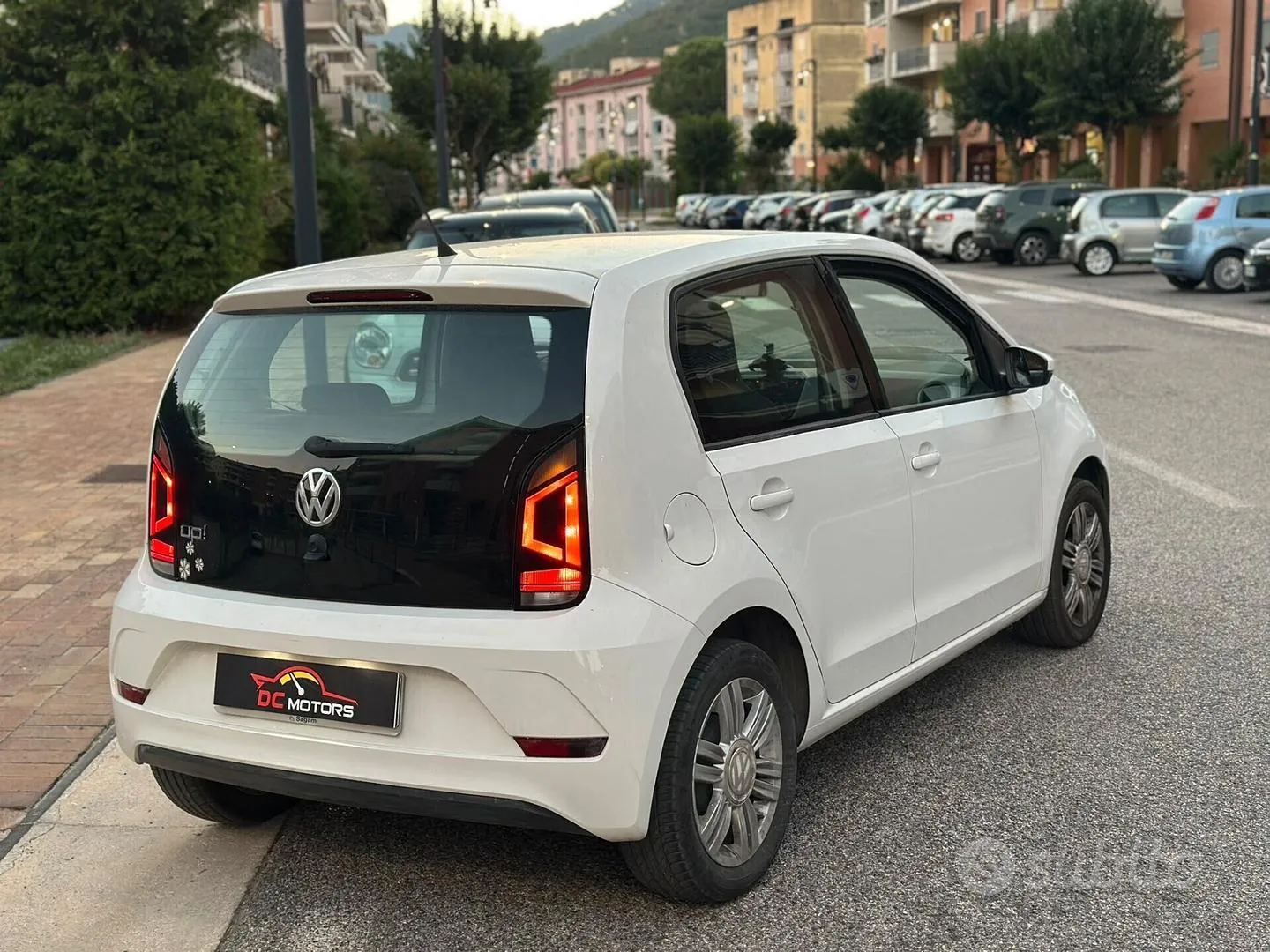 Volkswagen Up 2018 photo 3