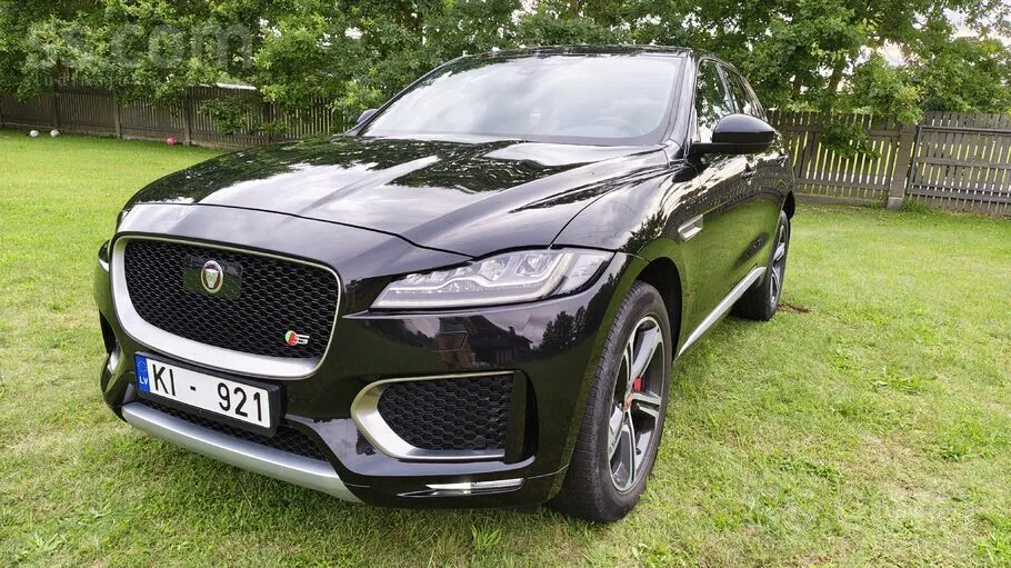 Jaguar F-Pace