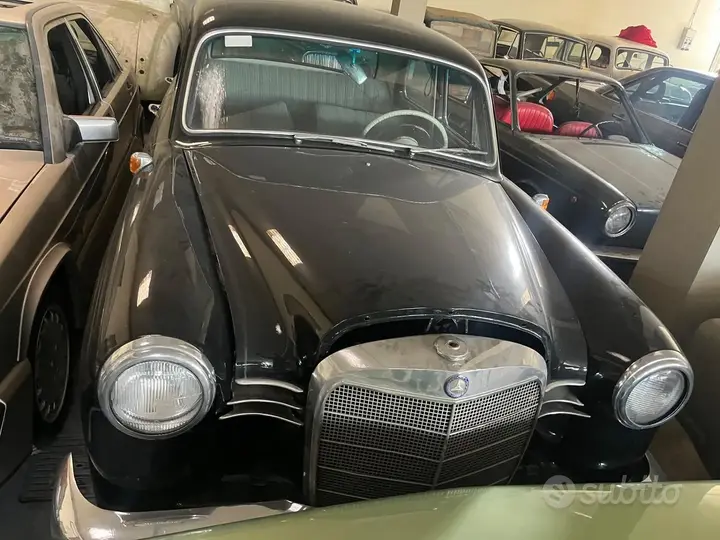 Mercedes-Benz 180 photo 2