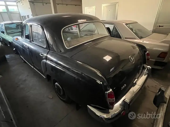 Mercedes-Benz 180 photo 5