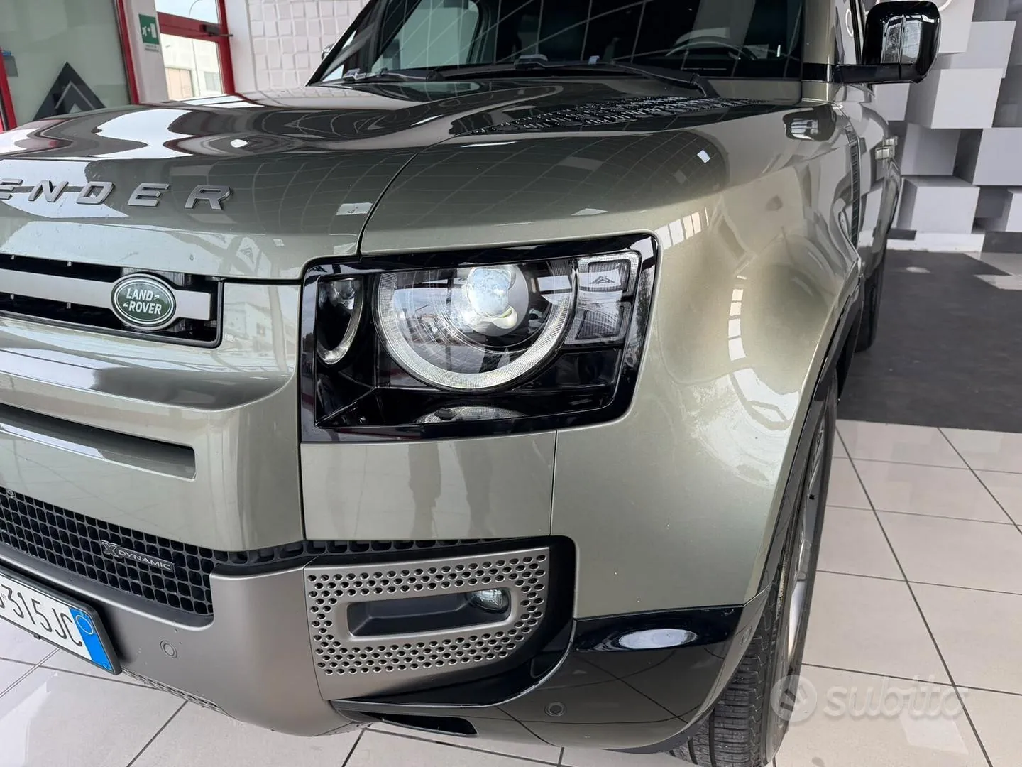 Land Rover Defender 2022 photo 3