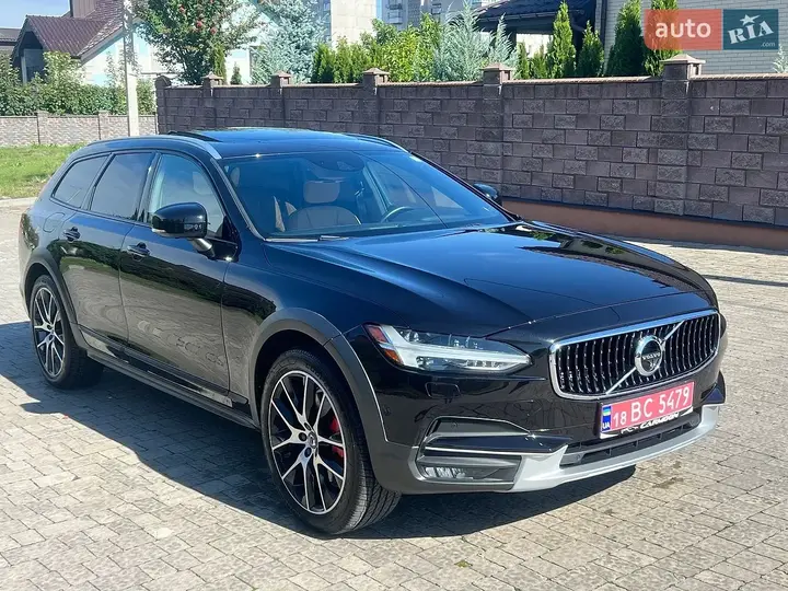 Volvo V90 Cross Country