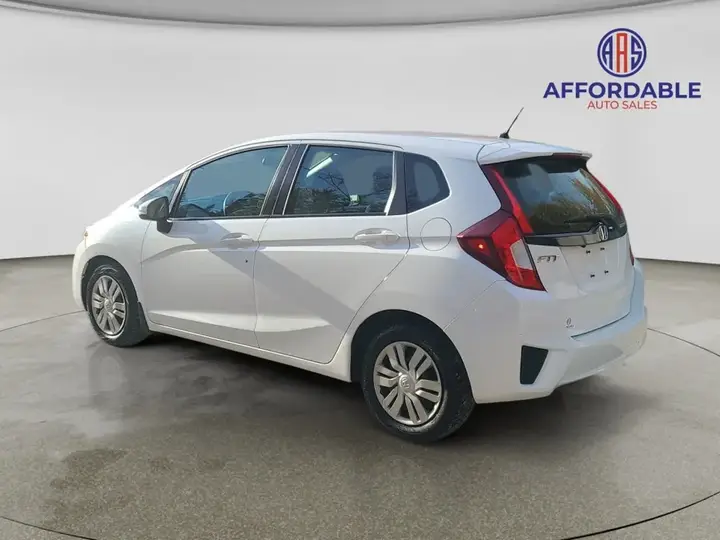 Honda Fit 2017 photo 3