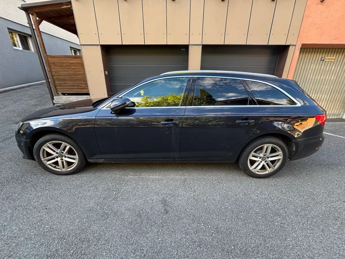 Audi A4 2017 photo 2