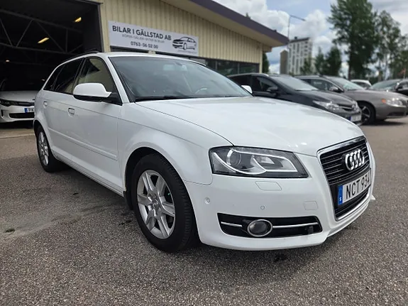 Audi A3 2013 photo 2