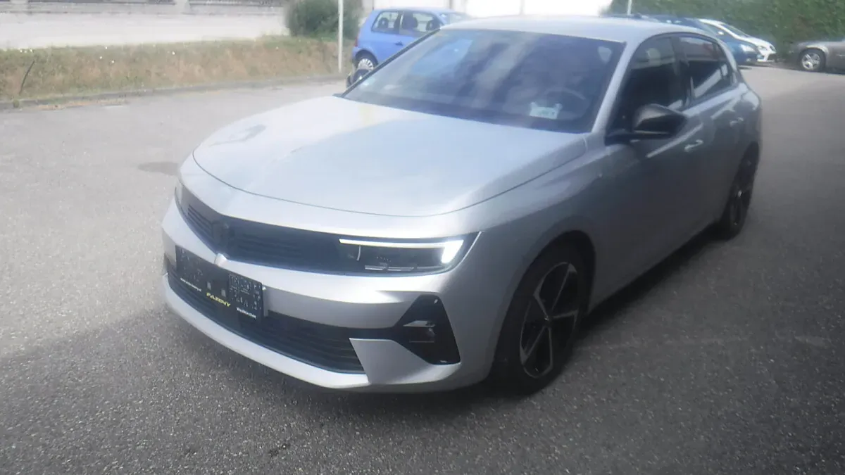 Opel Astra 2024 photo 3