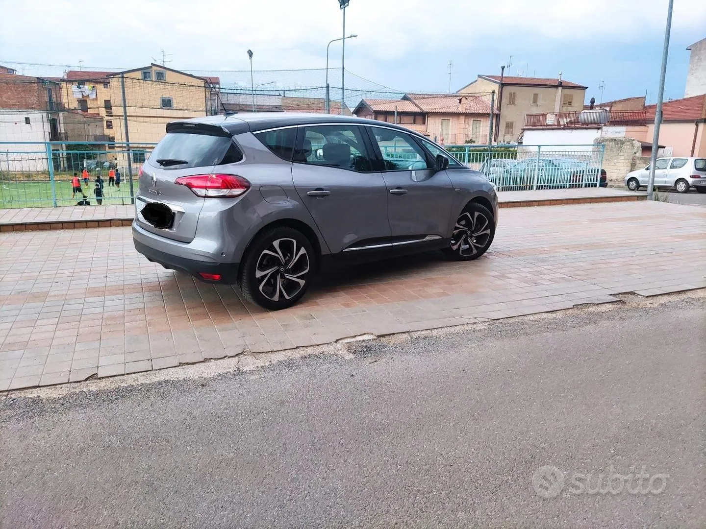 Renault Scenic 2017 photo 2