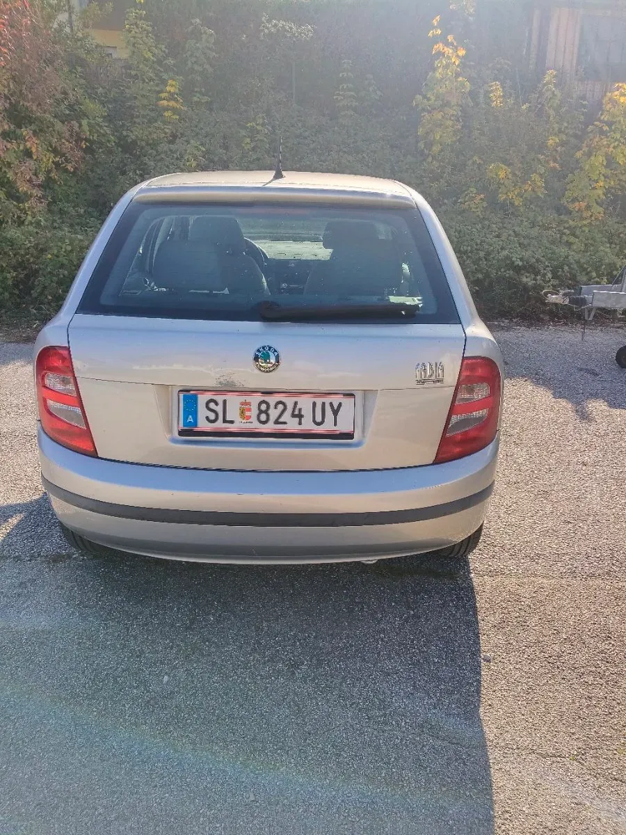 Skoda Fabia 2001 photo 2