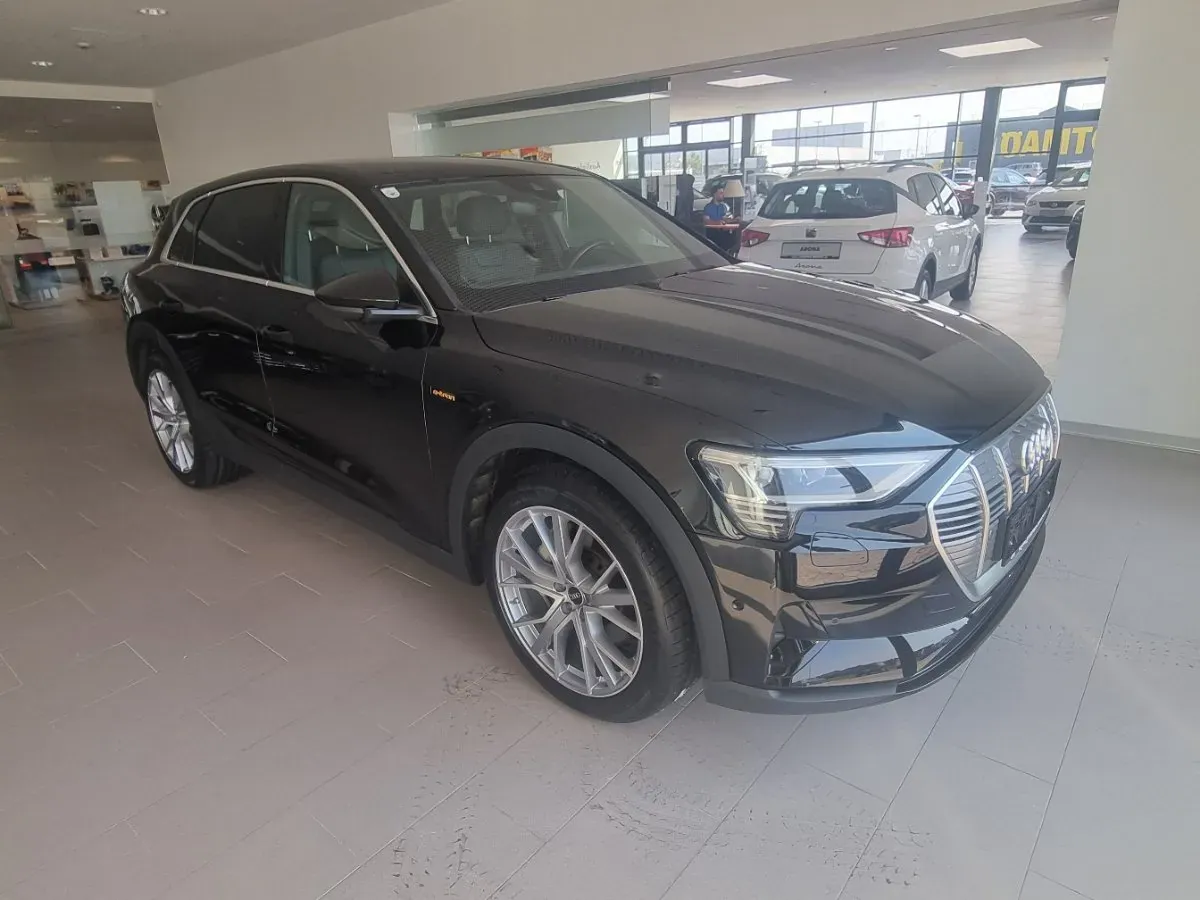 Audi E-Tron 2020 photo 2