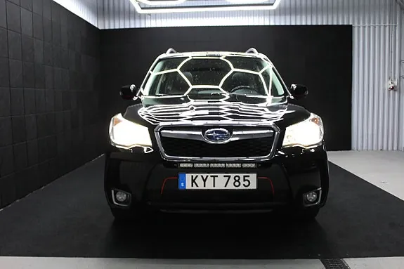 Subaru Forester 2015 photo 2