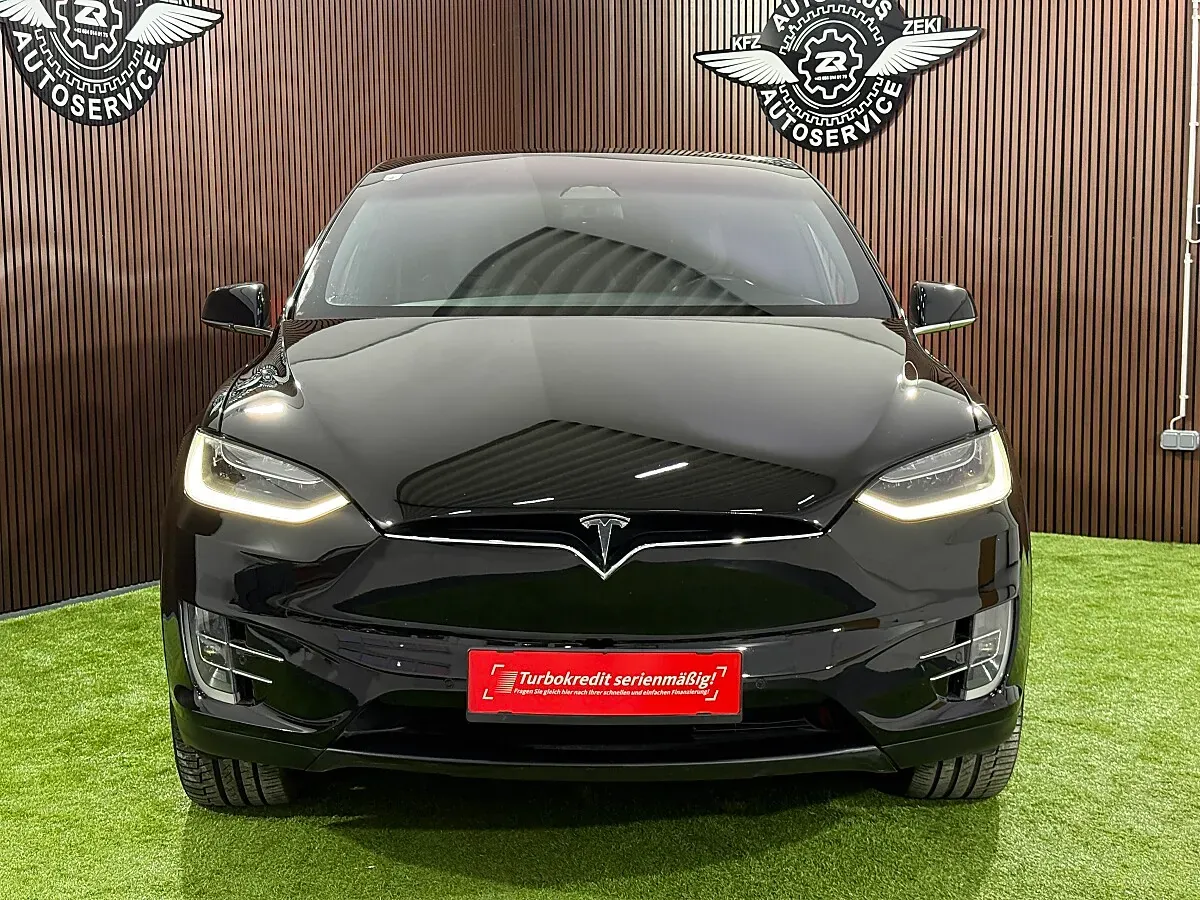 Tesla Model X 2017 photo 3