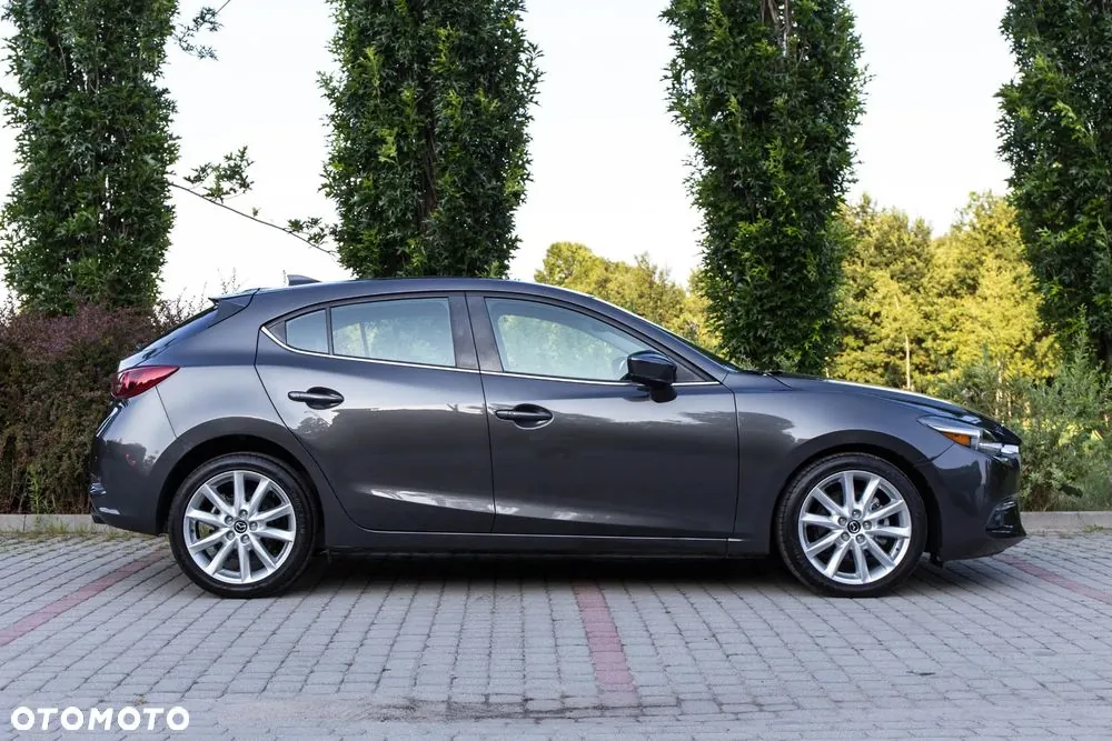 Mazda 3 2017 photo 2
