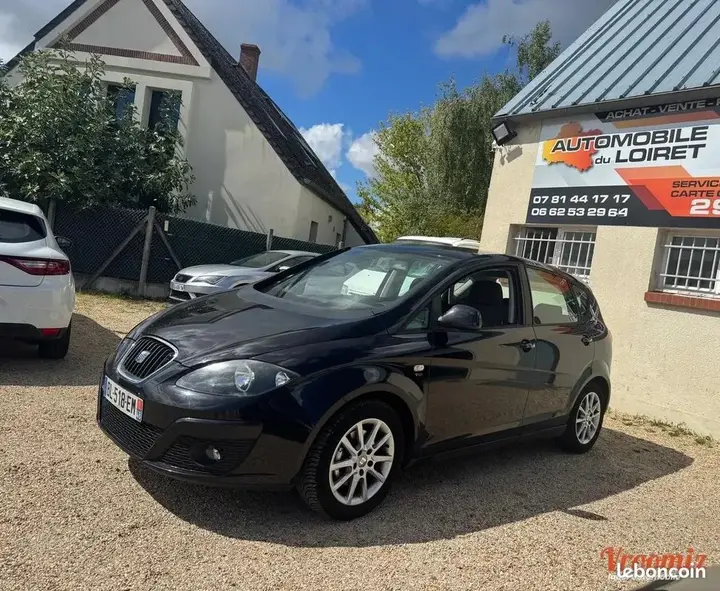 Seat Altea 2011 photo 2