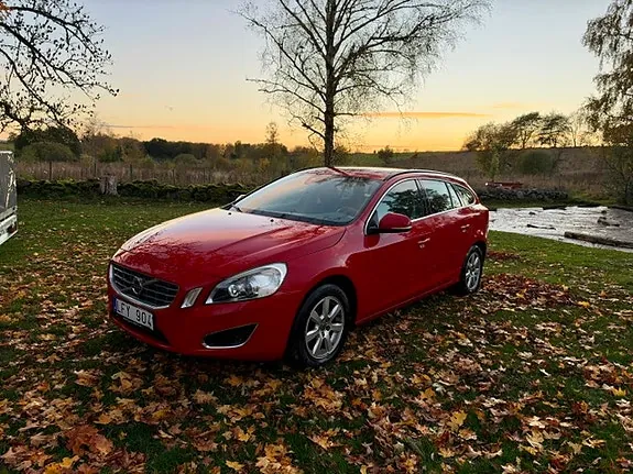 Volvo V60 2012 photo 2