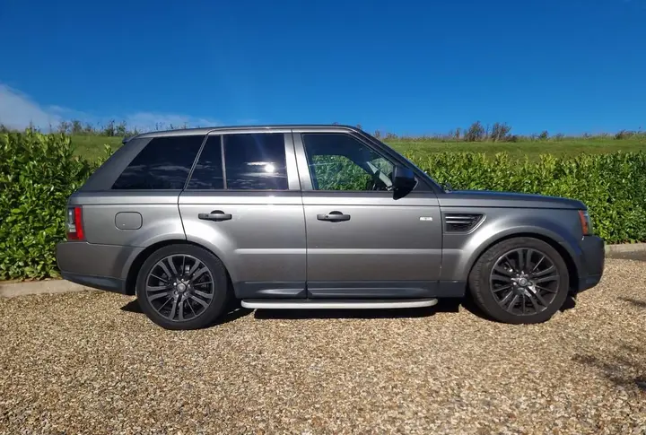 Land Rover Range Rover Sport 2010 photo 2