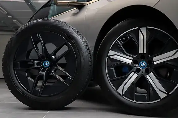 BMW Ix 2022 photo 2