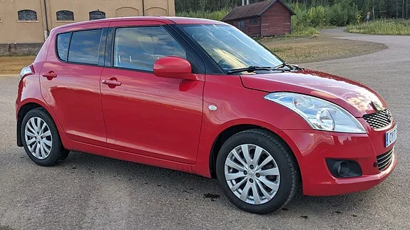 Suzuki Swift 2011 photo 2