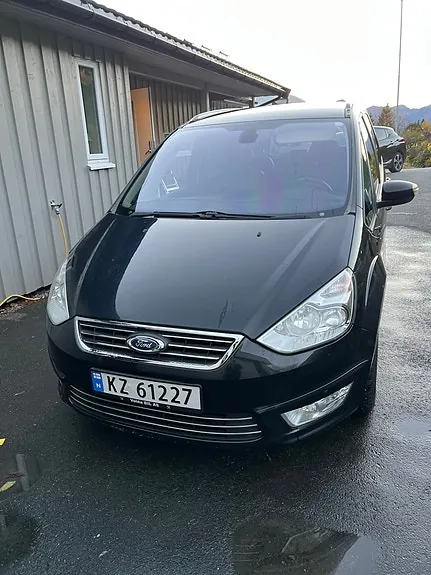 Ford Galaxy 2012 photo 3