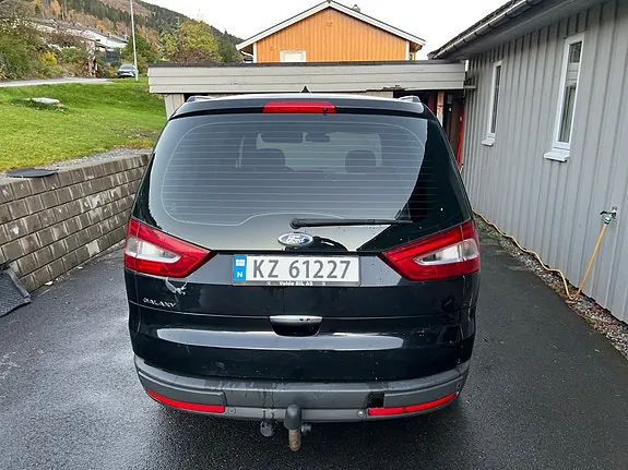 Ford Galaxy 2012 photo 2