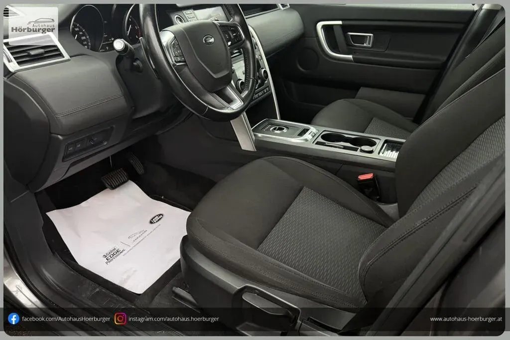 Land Rover Discovery Sport 2017 photo 2