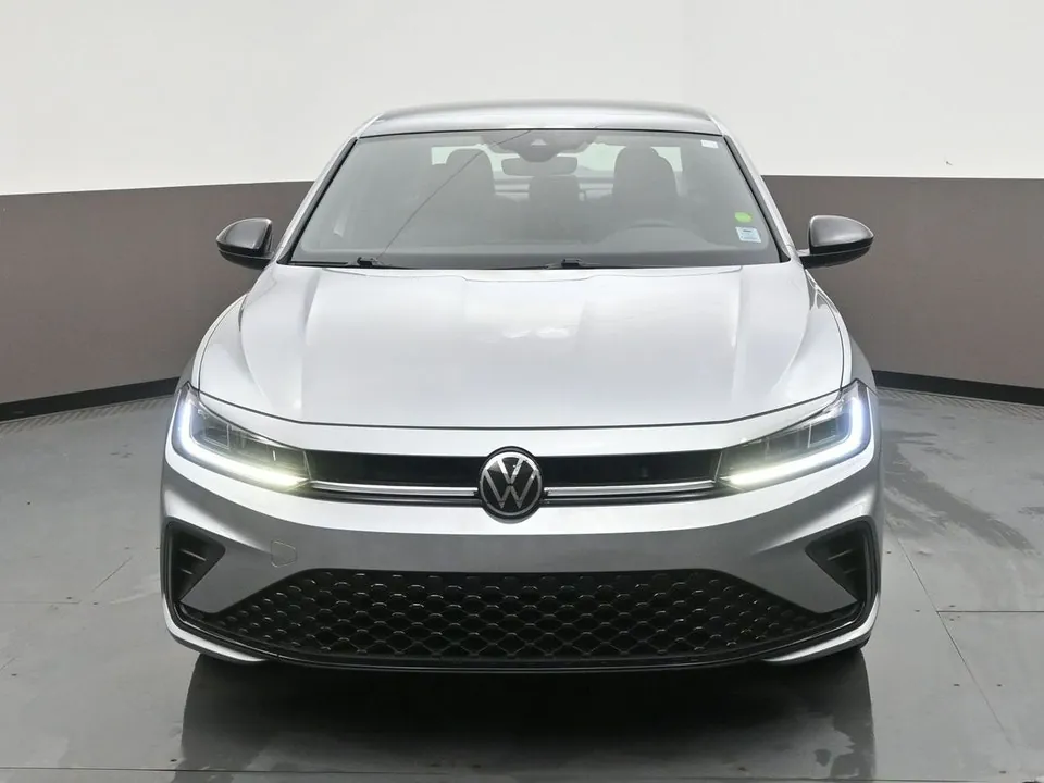 Volkswagen Jetta 2025 photo 2