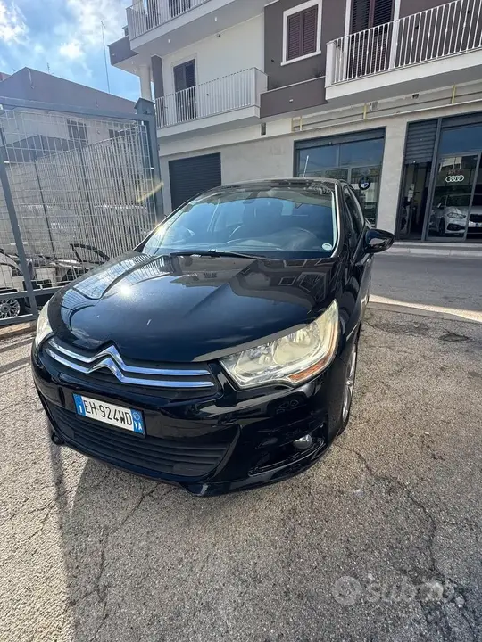 Citroen C4 2011 photo 2
